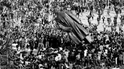 31 vjet nga rrëzimi i bustit të diktatorit Enver Hoxha
