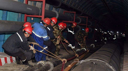Shembet një minierë qymyri në Kinë, 14 minatorë të ngujuar