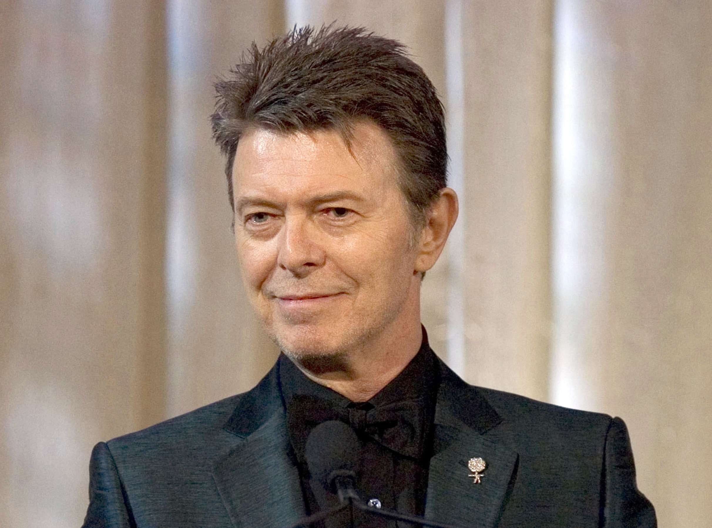 Shitet katalogu i këngëve të muzikantit David Bowie për më shumë se 250 milionë dollarë