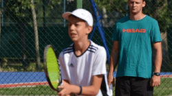 Federata e Serbisë përfshihet në zhvillimet rreth tenistit të talentuar serb nga Kosova