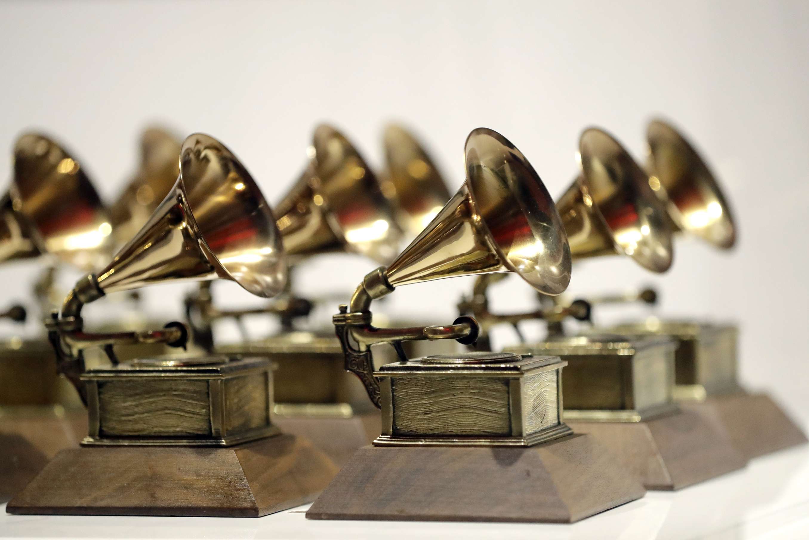 Ceremonia “Grammy” mund të shtyhet për shkak të variantit Omicron