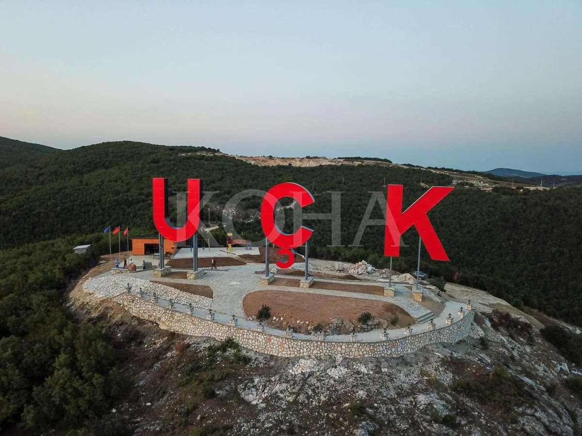 Monumenti i shumë simbolikave - KOHA.net