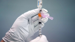Franca kërkon dozën përforcuese të vaksinës për udhëtarët nga 15 janari