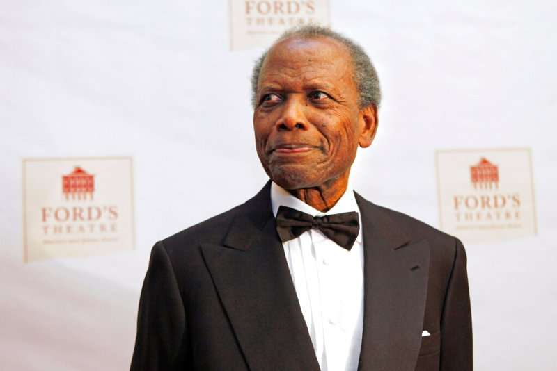 Vdiq njeriu i parë me ngjyrë që fitoi “Oscar” për aktorin më të mirë, Sidney Poitier