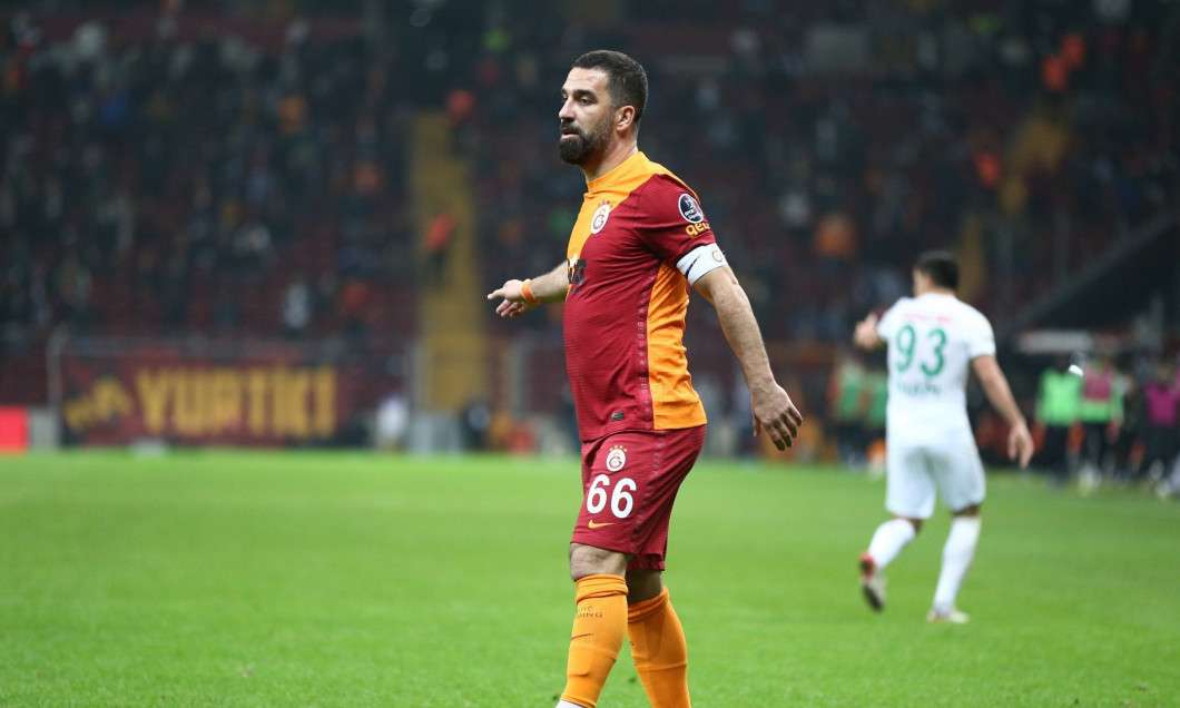 Arda Turan i përgjigjet kritikave për peshën, fajëson kamerën