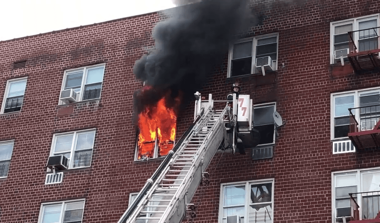 19 të vdekur nga një zjarr në New York, prej tyre nëntë fëmijë
