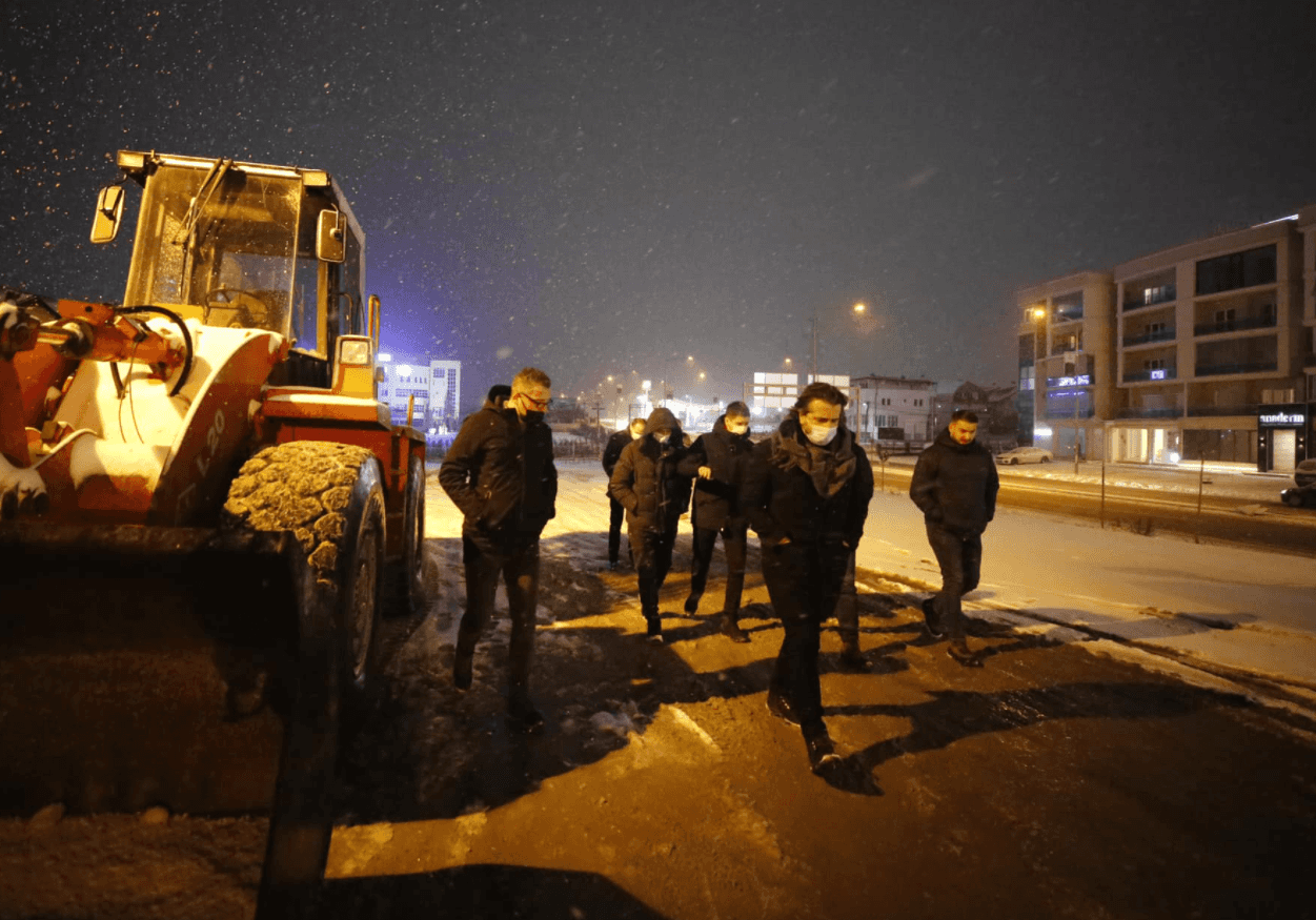 Rama del në terren: Të gjitha kapacitetet e Komunës në dispozicion për hapjen e rrugëve