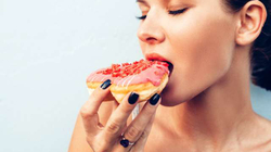 Ushqimet që duhet reduktuar nga dieta juaj, sipas dermatologëve