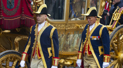 Mbreti holandez ndalon përdorimin e karrocës mbretërore