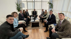 Kryetari i Malishevës takon 10 drejtorët, i mbetet edhe një pa emëruar
