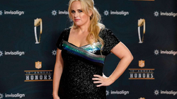 Rebel Wilson vjen në rolin e prezantueses së ceremonisë “BAFTA”