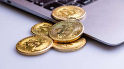 Laptopit të vitit 1989 i duhen 584 milionë vjet për të fituar një dollar nga mihja e bitcoinit