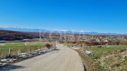 Lladrovci, fshati pa asnjë metër trotuar, banorët ankohen se po u rrezikohet jeta