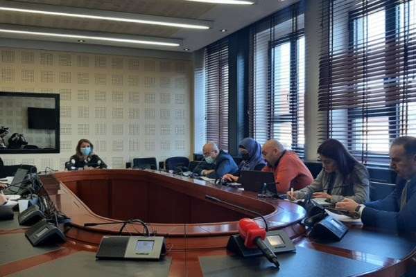 Opozita hedh dyshime se një pjesë e vaksinave anti-COVID janë pa afat