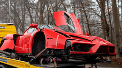 Mekaniku i pafat, përplaset me Ferrarin e 3 milionë eurove 