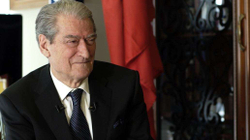 Sali Berisha shpallet non grata edhe në Britani, nuk i lejohet hyrja atje