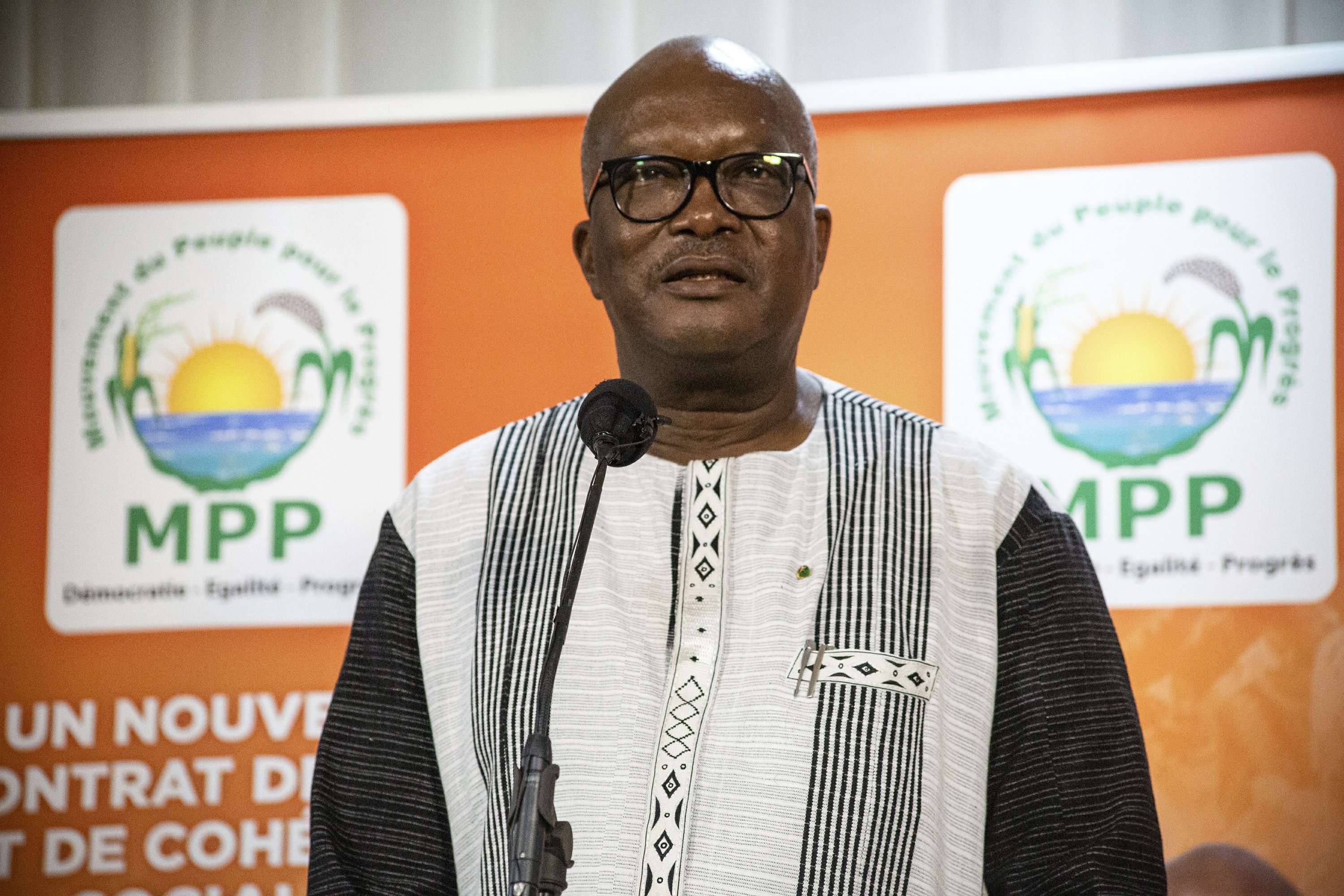 Presidenti i Burkina Fasos dyshohet se është arrestuar nga ushtria