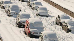 Mijëra shoferë mbesin të bllokuar në autostradë pas stuhisë në Athinë