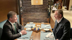 Lajçaku takohet me Bislimin në Vjenë, diskutojnë për dialogun