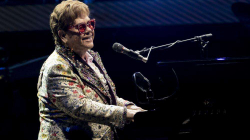 Elton John rezulton pozitiv me COVID, anulon koncertet
