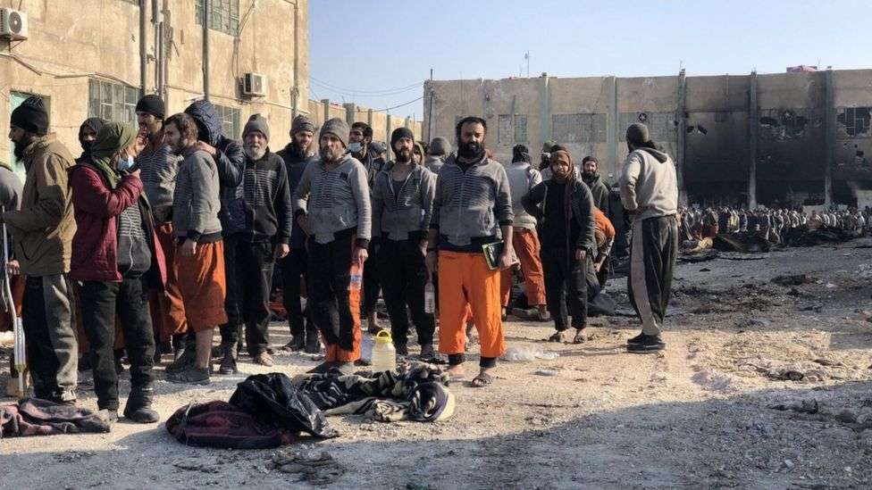 Kurdët thonë se kanë rimarrë burgun sirian të pushtuar nga shteti islamik