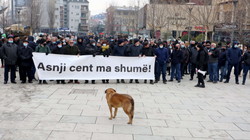 Sipas policisë, kundër shtrenjtimit të rrymës protestuan 200 veta