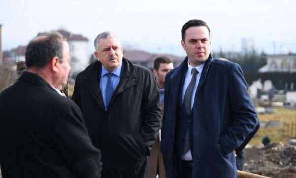 Veliu: Abdixhiku me misionarët anti-LDK po e shkatërrojnë degën në Podujevë