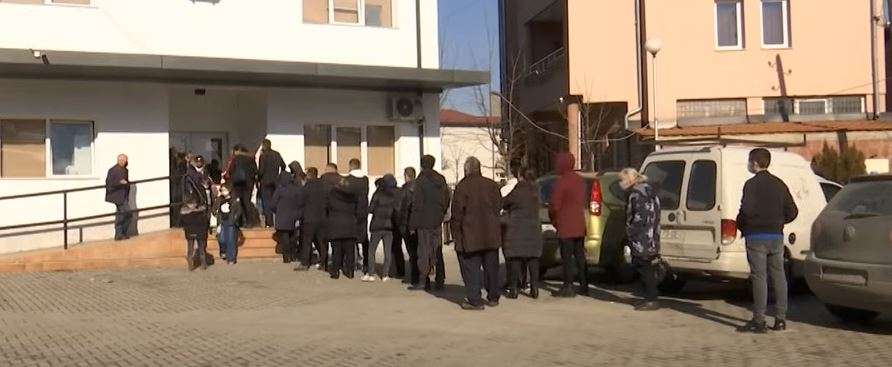 2390 raste të reja me COVID-19, laramani çmimesh të testeve në barnatore