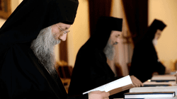 Kisha Ortodokse e Qipros paralajmëron me pezullim priftërinjtë e pavaksinuar