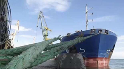 Turqia zë anijen ruse me drithin “e vjedhur” ukrainas