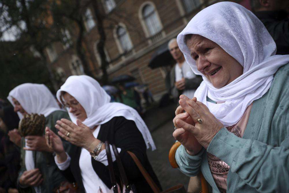 Mijëra marshues në kujtim të masakrës së Srebrenicës