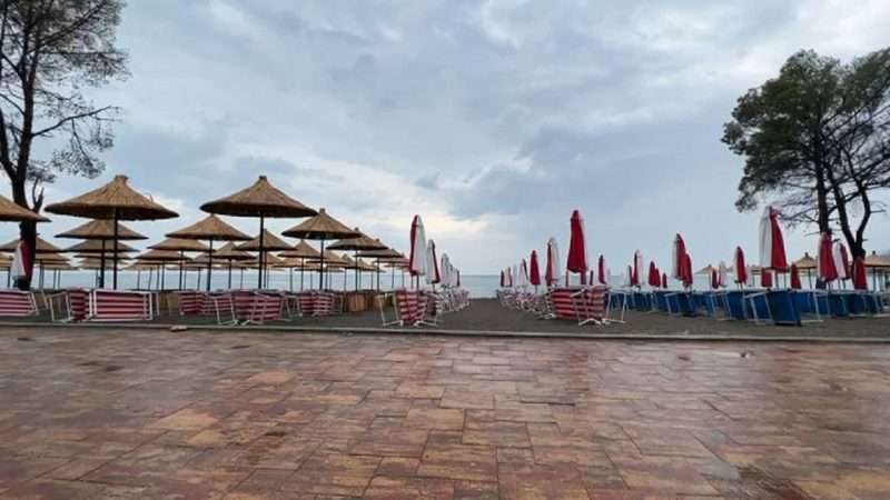 Braktisen plazhet e Shqipërisë, shkaku i stuhisë së madhe