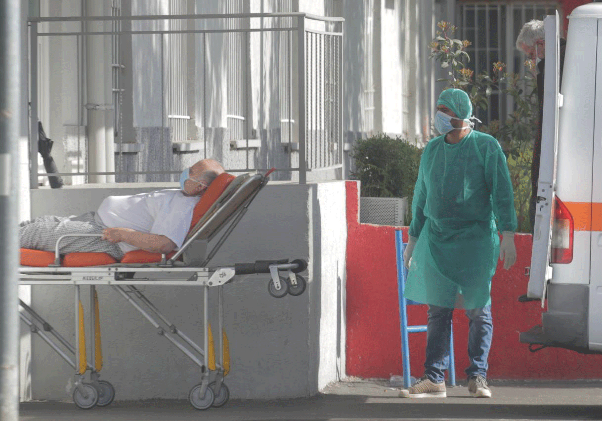 Një i vdekur e 962 raste me COVID-19 të shtunën në Shqipëri