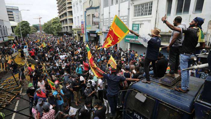 Protestuesit në Sri Lanka zotohen të qëndrojnë derisa Rajapaksa të dorëhiqet