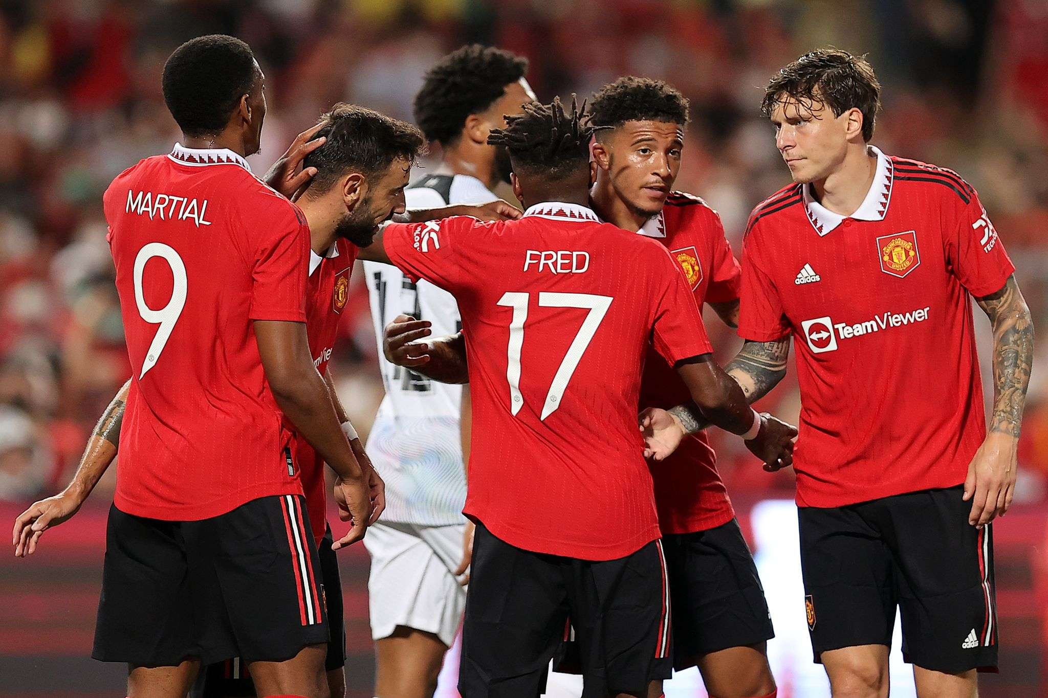Man Unitedi po e deklason Liverpoolin në pjesën e parë