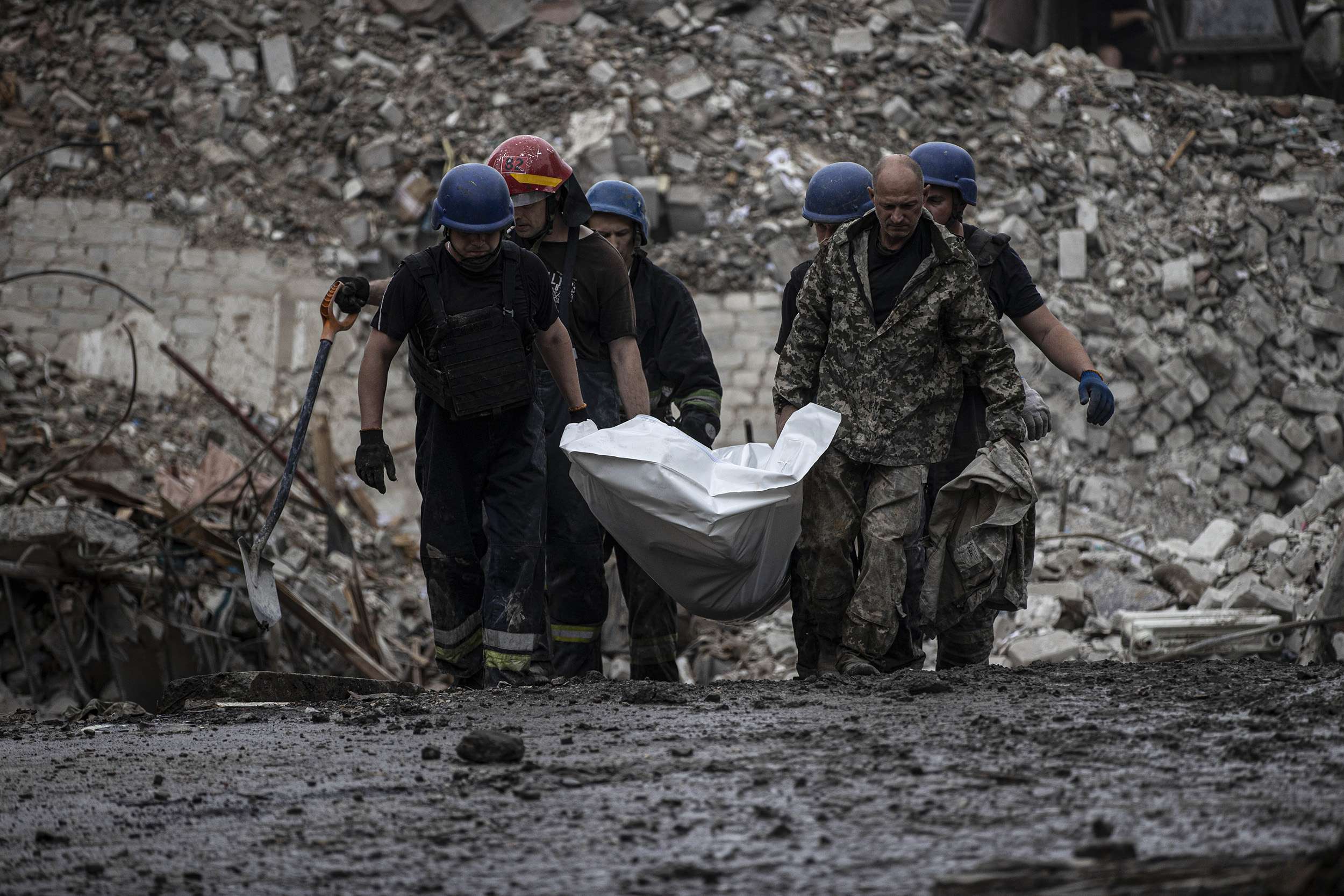 Shkon në 47 numri i të vdekurve nga bombardimi në Chasiv Yar në Ukrainë