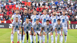Qindra shikues ende jashtë “Fadil Vokrrit”