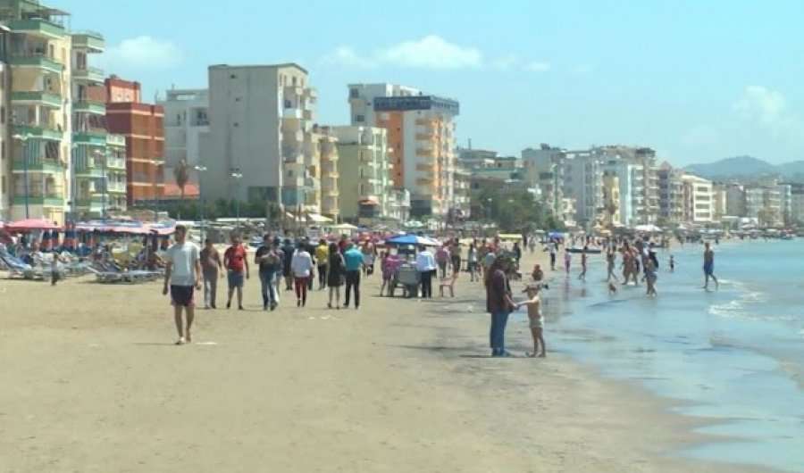 Durrës, roja kishte vendosur flamurin e kuq para se të mbytej 18-vjeçari që shpëtoi dy të mitur