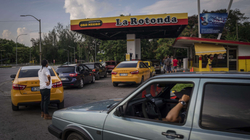 Pritjet për furnizim me naftë në Kubë zgjasin deri në një javë