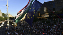 Bllokohet një pjesë e Budapestit nga protestuesit anti-Orban