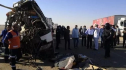 22 të vdekur pasi autobusi godet kamionin e ndalur në autostradën në Egjipt