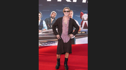 Brad Pitti shpjegon pse veshi fund