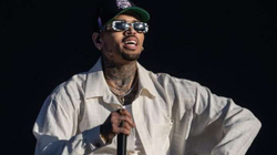 Chris Brown akuzohet për vjedhje të 1.1 milionë dollarëve për koncertin ku nuk u shfaq