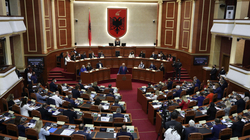 Gjeta: Në Shqipëri politikanët e përdorin Kosovën për poenë politikë