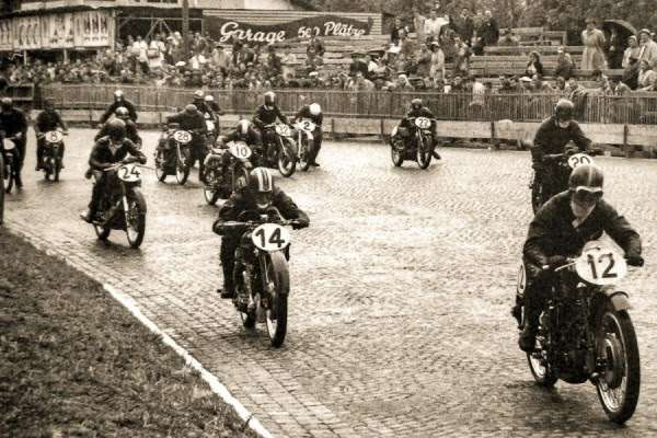 first motorcycle race