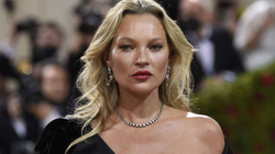 Kate Moss “në mbrojtje” të Johnny Depp