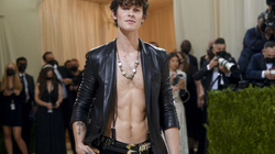 Shawn Mendes anulon turneun për shkak të shëndetit mendor