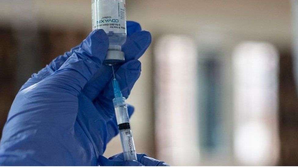 30 nxënës në Indi vaksinohen kundër COVID-19 me një shiringë të vetme