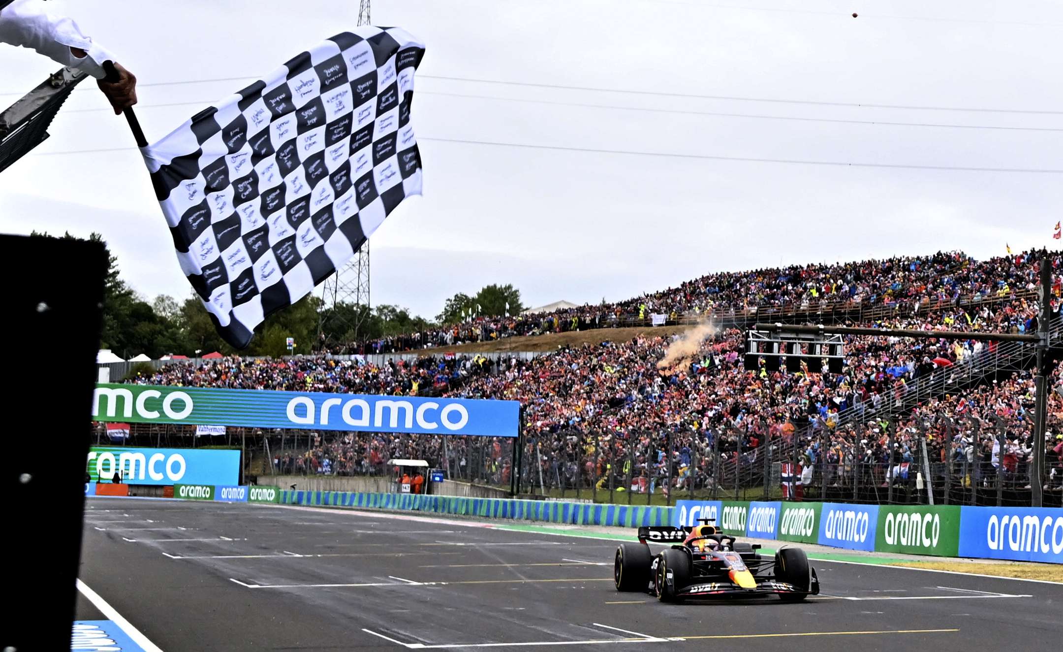 Verstappeni arrin fitoren e tetë sezonale në F1