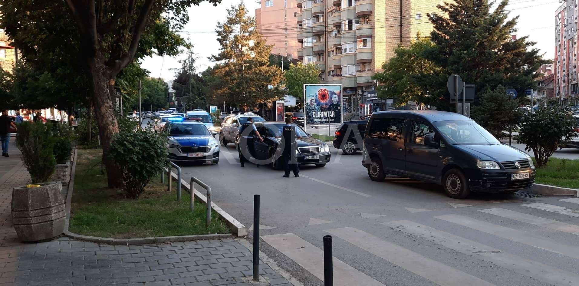 Forca të shtuara tek Ura e Ibrit, automjetet nuk po lejohen të kalojnë në afërsi